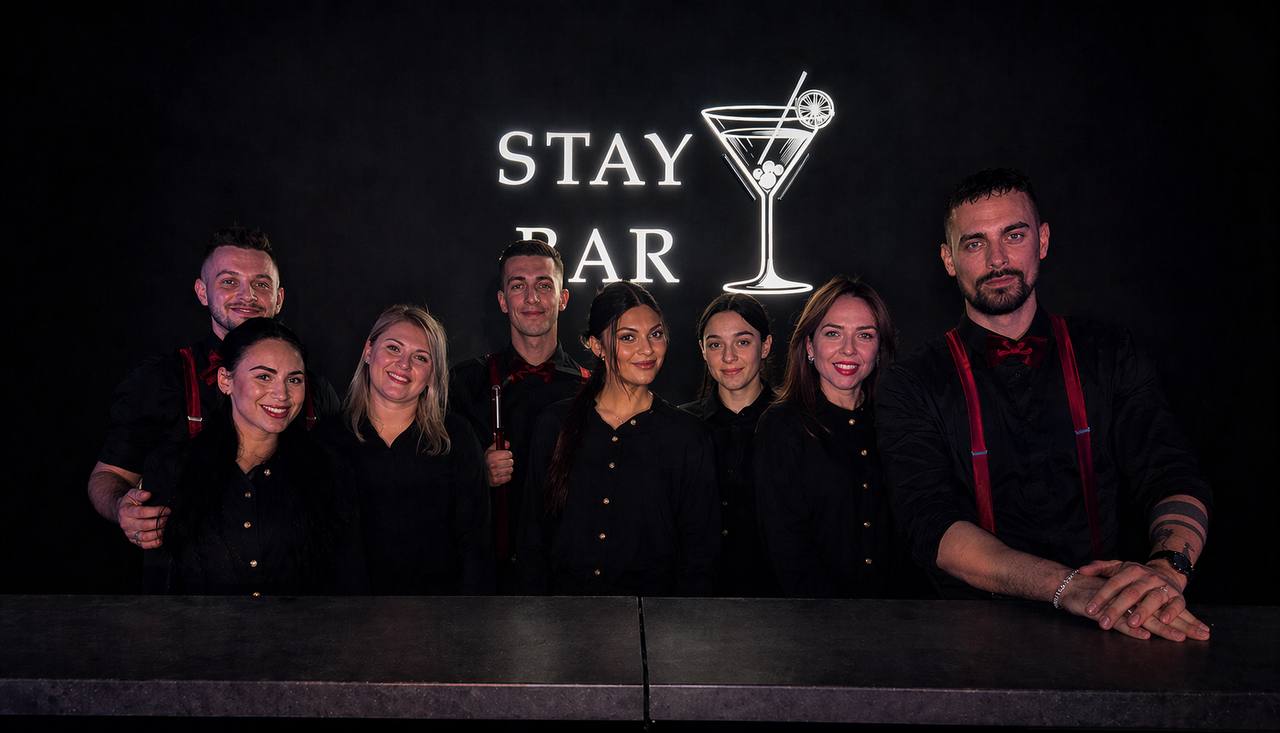 Stay Bar tím pri mobilnom bare